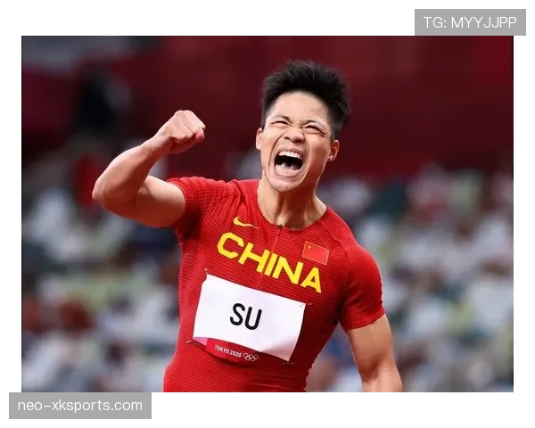 苏炳添一出赛场就是土豪朋友聚会主角，平时谁能想到那么拼的人铁粉这么多？